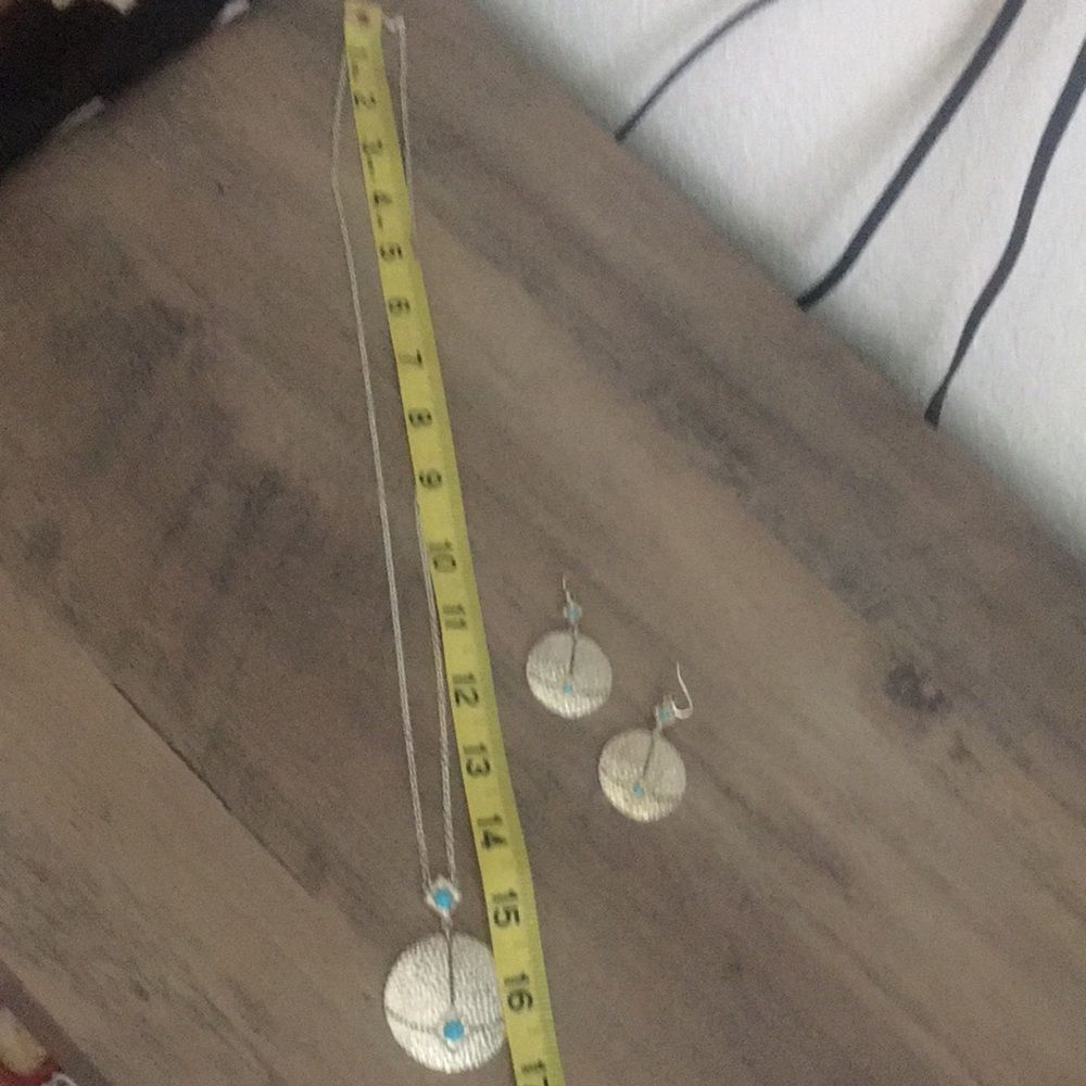 Silver and turquoise necklace and earrings - Picture 2 of 6
